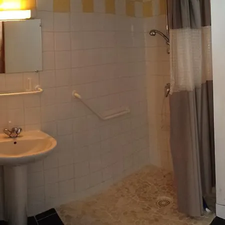 Le Bon Air Chalet Hotel 2*